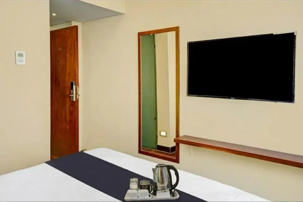 HOTEL V HITEC City