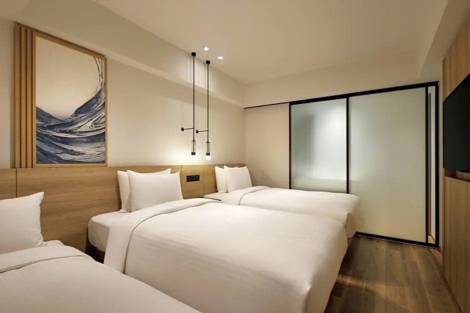 Отель Fairfield by Marriott Osaka Namba
