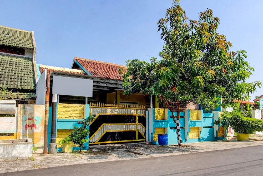 SPOT ON 92611 Lobak Hostel CapsuleNearAyam Goreng Terowongan