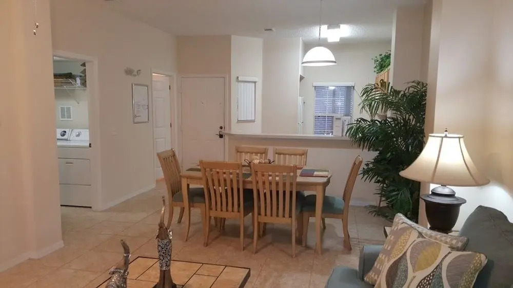 3br, 2.5ba Townhome W/ Sunny Rear Yard 3 Bedroom Townhouse by Redawning
