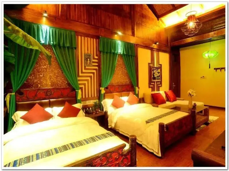 Lijiang Ritz-Man Art Club