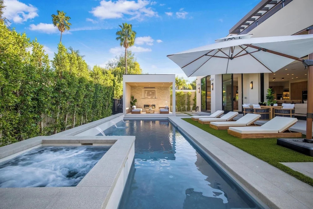 Amestoy Modern: Stunning 4BR Estate With Theater & Gym