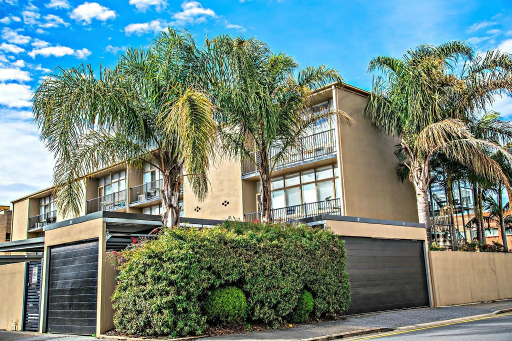 Adelaide DressCircle Apartments