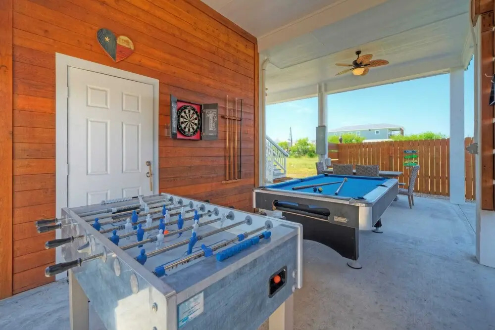 Family-friendly Beach Home Bbq, Patio & Fire Pit & Mins to Beach Bottoms Up by Avantstay