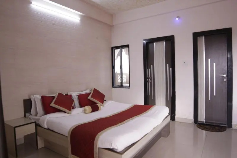 Capital O Amit Palace