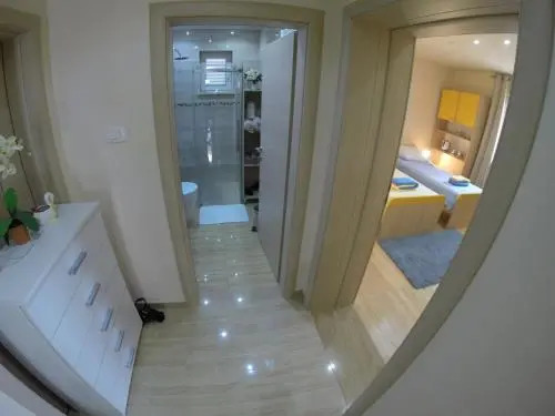 Apartments and Rooms Tino