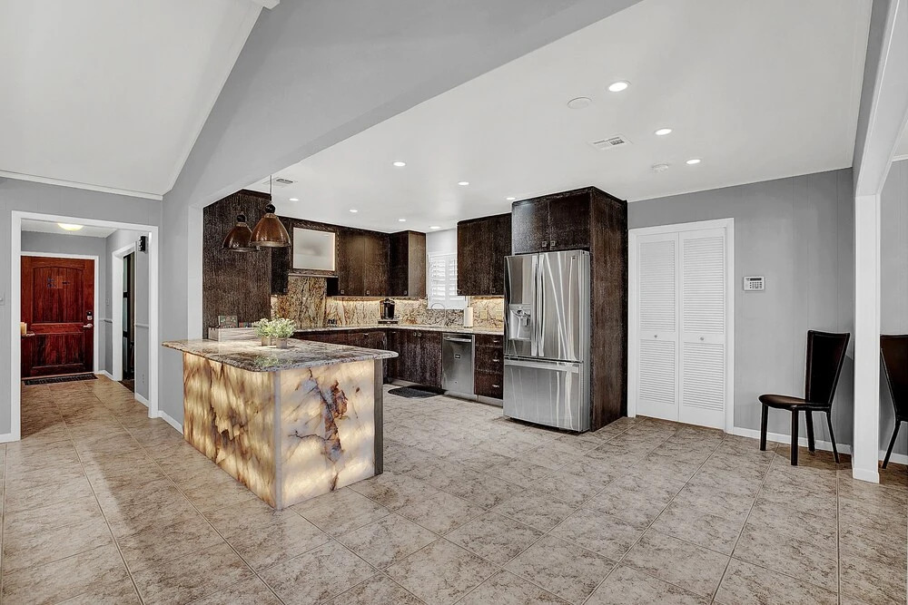 Stunning Home W/firepit&grill