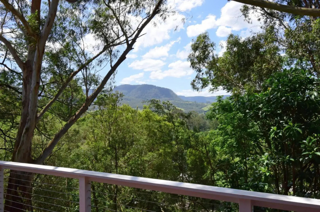 Treetops - Newly renovated, in the village!