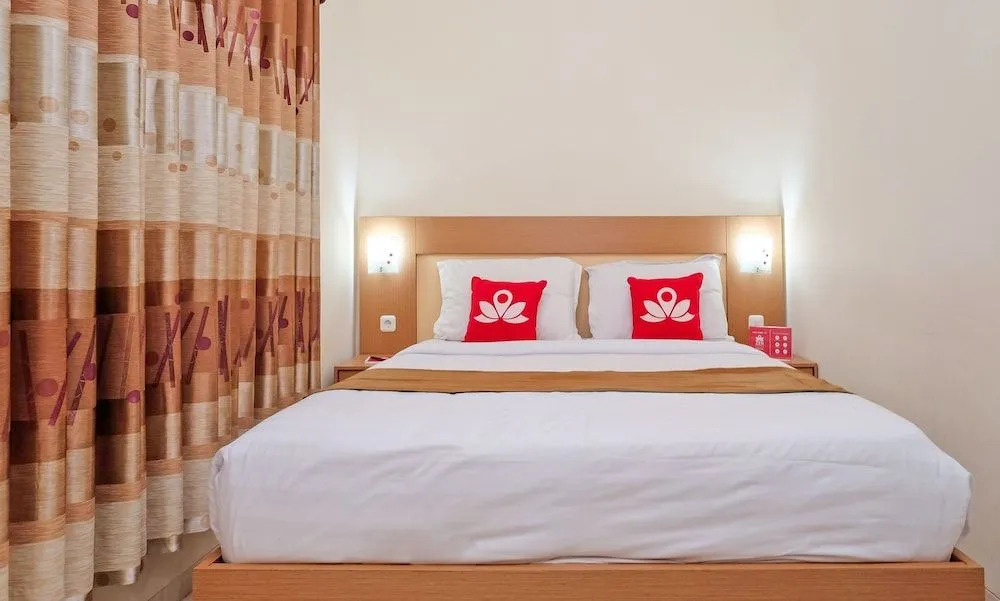 ZEN Rooms near Stasiun Kota Baru