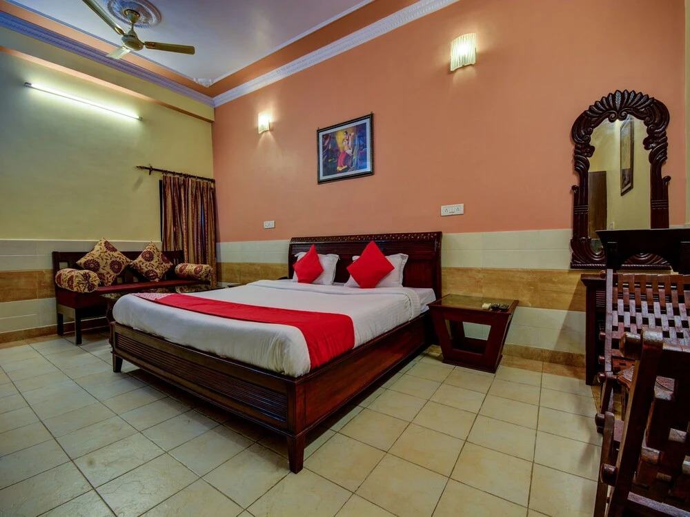 Capital O 11204 Hotel Rg Palace