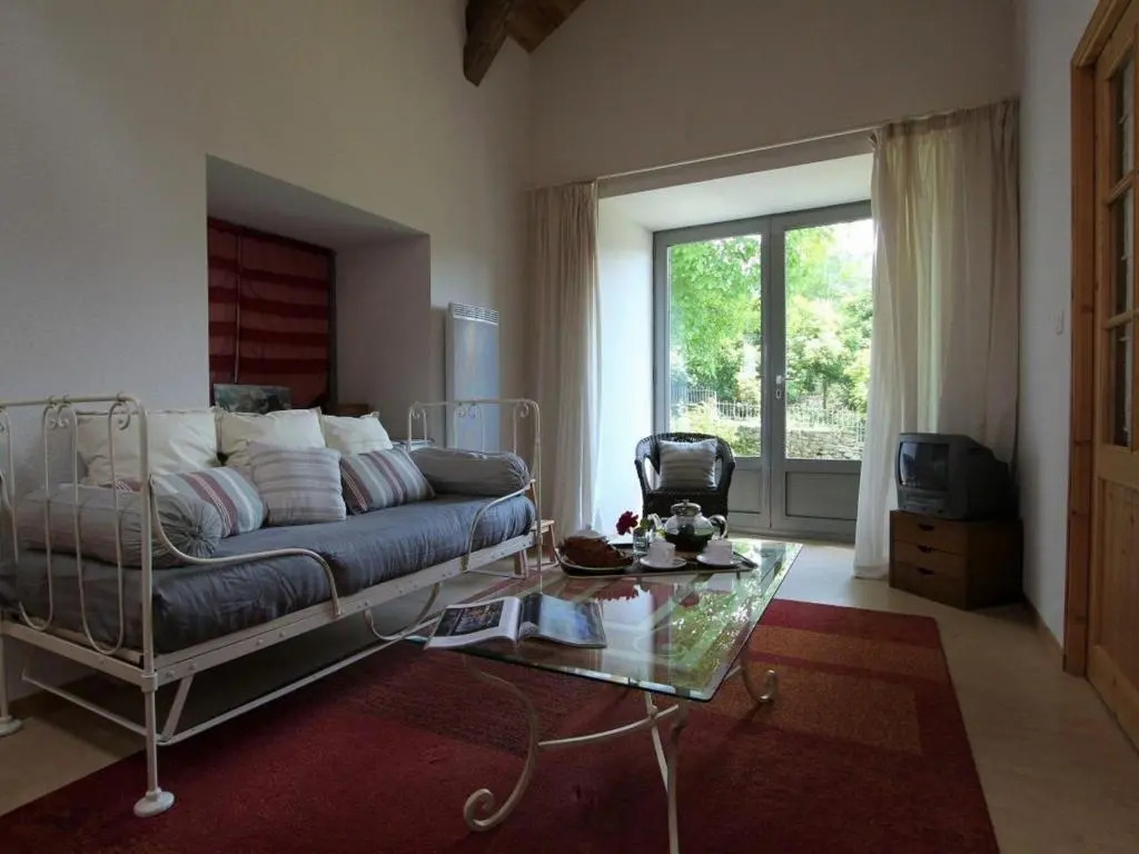 Gîte familial restauré avec jardin clos, équipements bébé, animaux acceptés, proche St-Julien-Chapteuil - FR-1-582-296