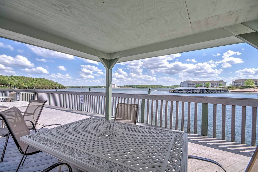 Village of Four Seasons Lake Condo w/ Pool Access