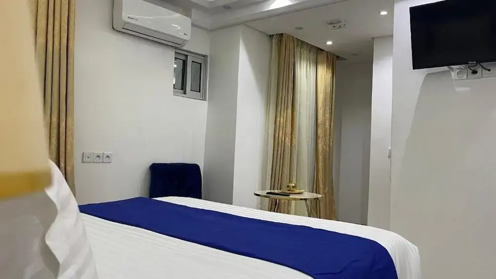 Saint James Marguerita Hotel Douala