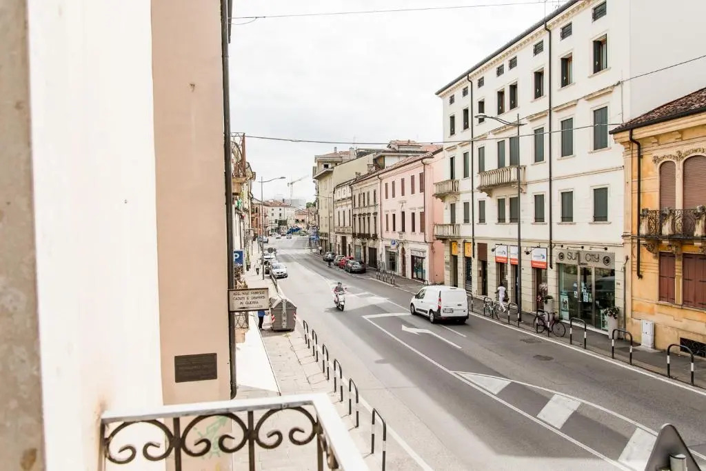 INTERO APPARTAMENTO nel cuore di VICENZA