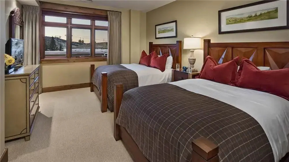 Emerald Mountain 702 4 BedroomCondo By Moving Mountains