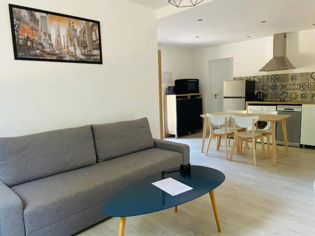 Bel appartement avec terrasse et beau jardin classé 1 étoile