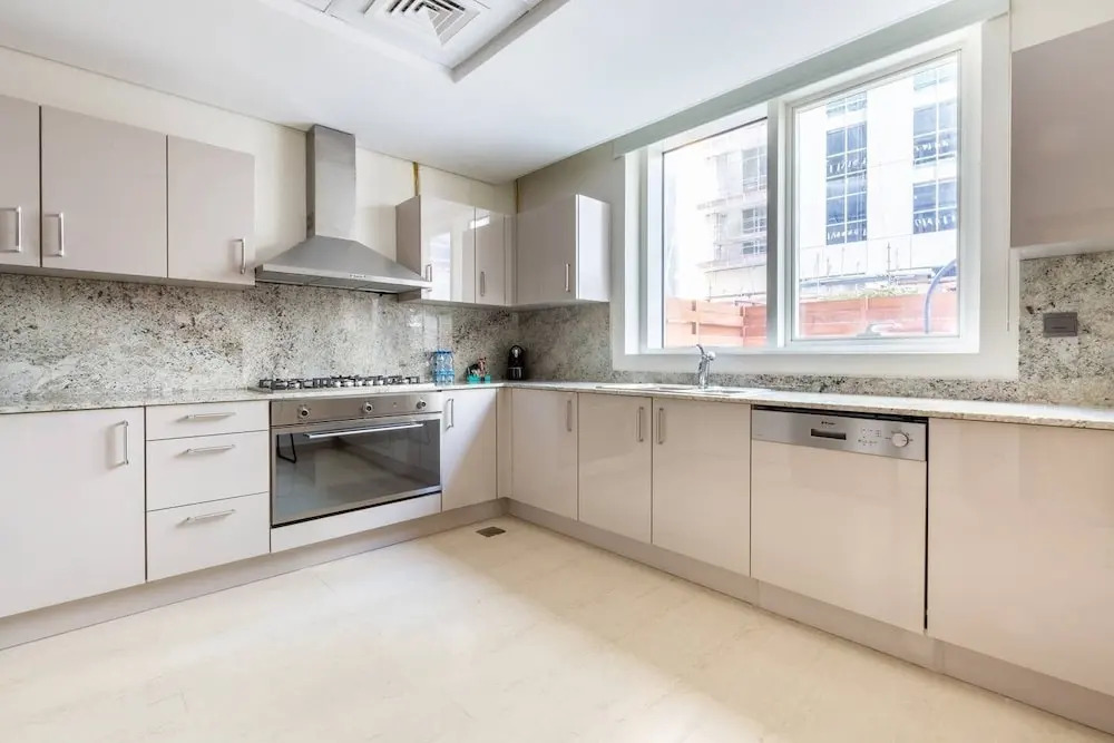 Sleek & Sophisticated 2BR With Study Within Downtown Dubai!
