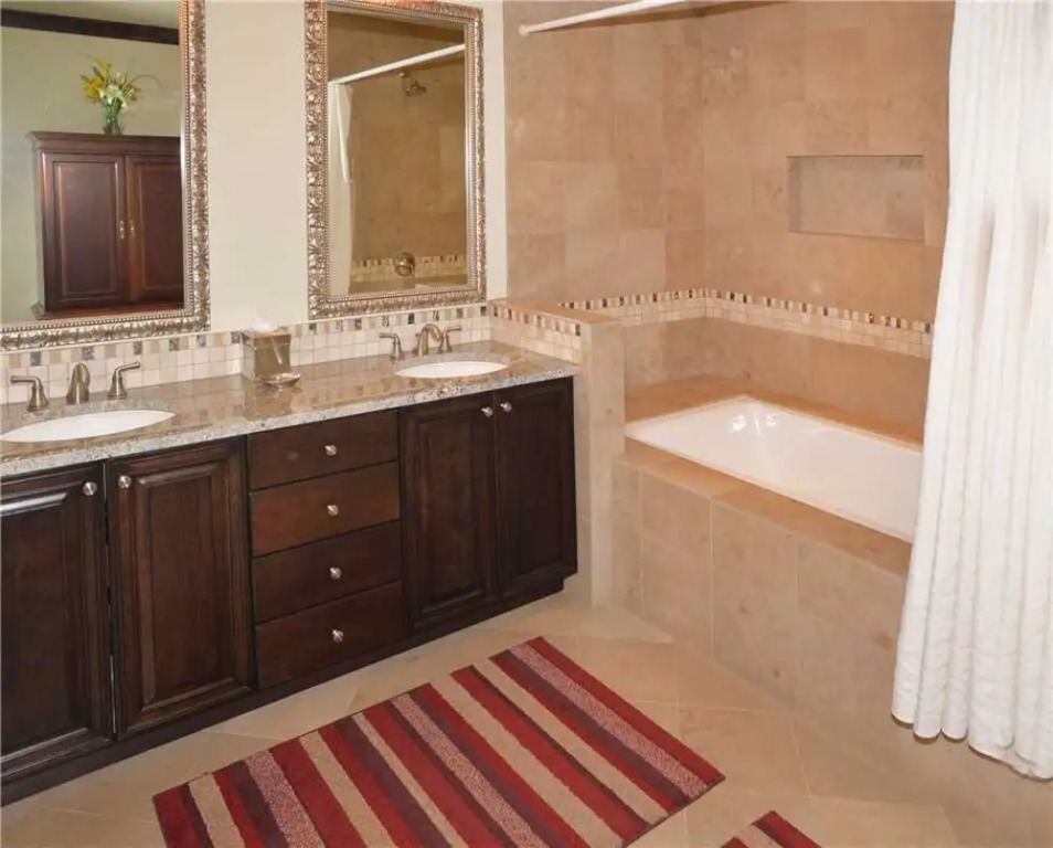 Lionsquare North Tower #300 3 Bedrooms 3.5 Bathrooms Condo