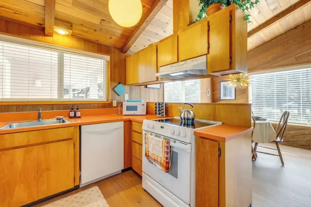 1/8 Mi to Neskowin Beach! Cozy Oregon Coast Home