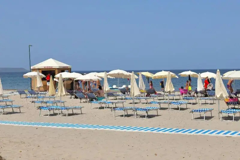 Hotel with swimming-pool in Arborea