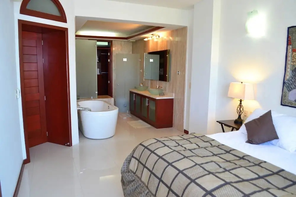 Condo Torre Diamante 305 by MDR