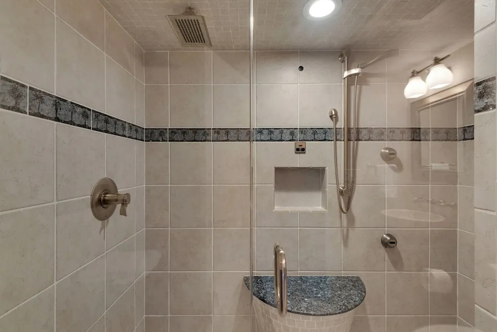Sea Oats 4 Bedroom Condo by RedAwning