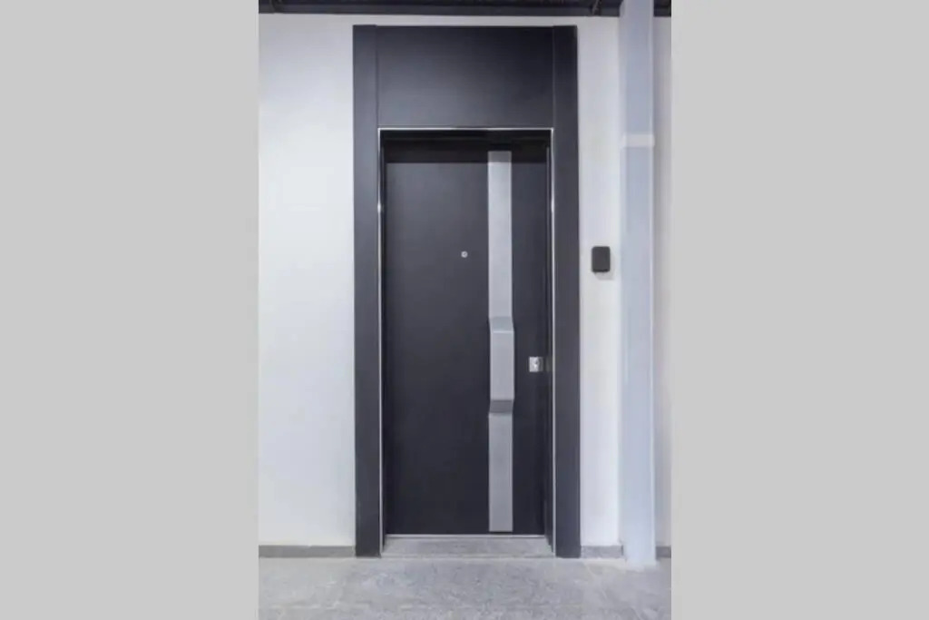 Luxury Meets Convenience - 2 bdrm @ City Center