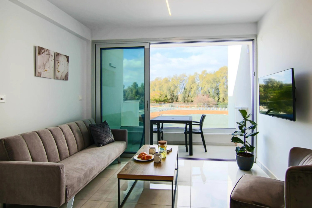 Phaedrus Living - Seaside Executive Flat Harbour 208