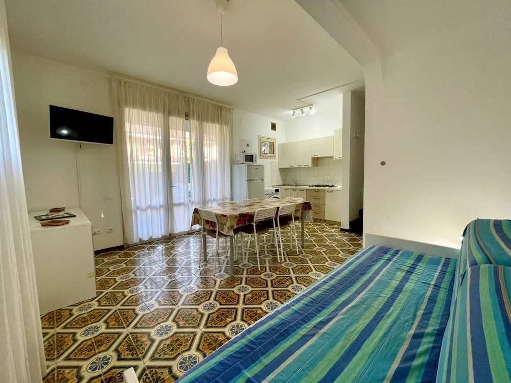 Comfy villa with pool and barbecue