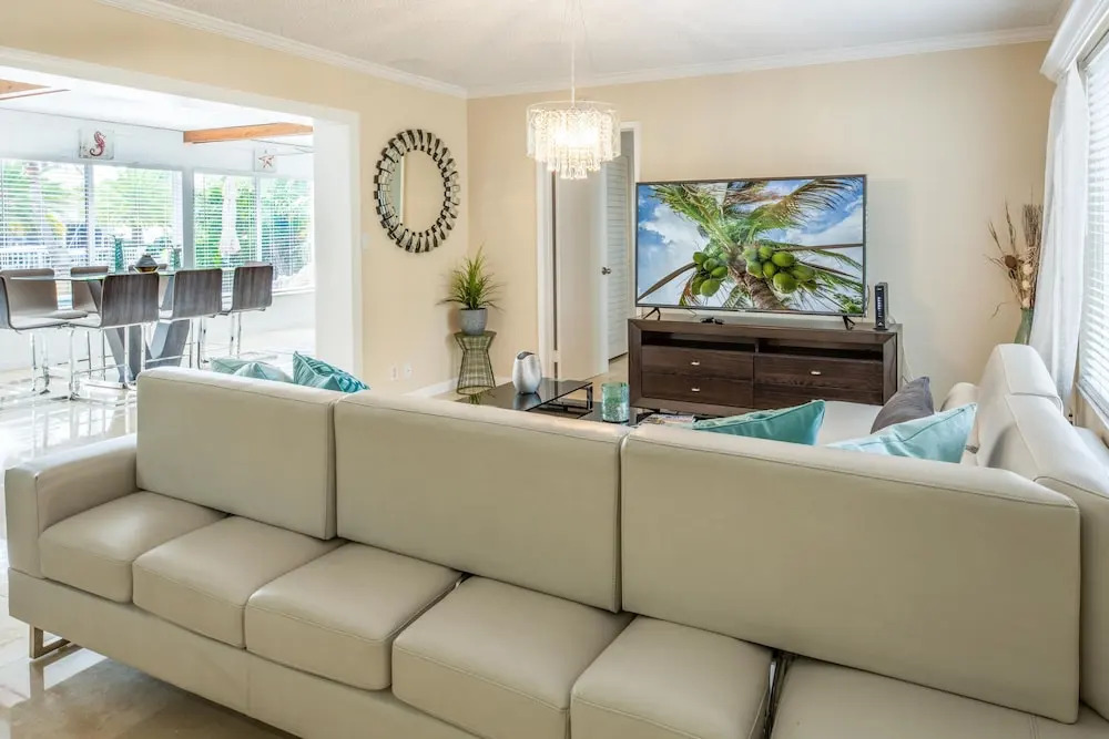 Gorgeous Canal W/ Private Pool & Dock 3 Bedroom Home