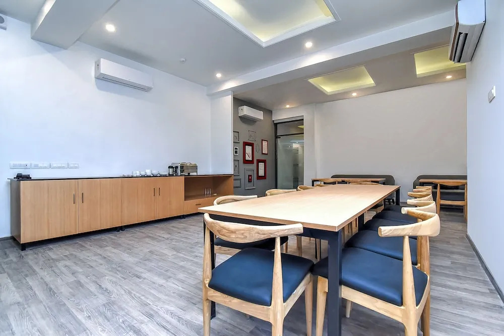 OYO Townhouse 044 Sector 14 Gurugram