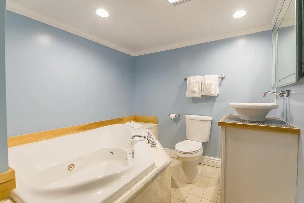 Canal Express Rooms