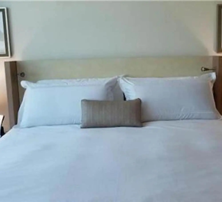 Beautiful Miami Brickell 2br2ba in Famed Conrad 4 Guests