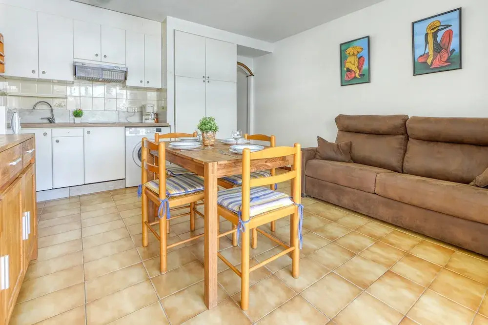 Apartment in Rosas Near Platja de Sta Margarida