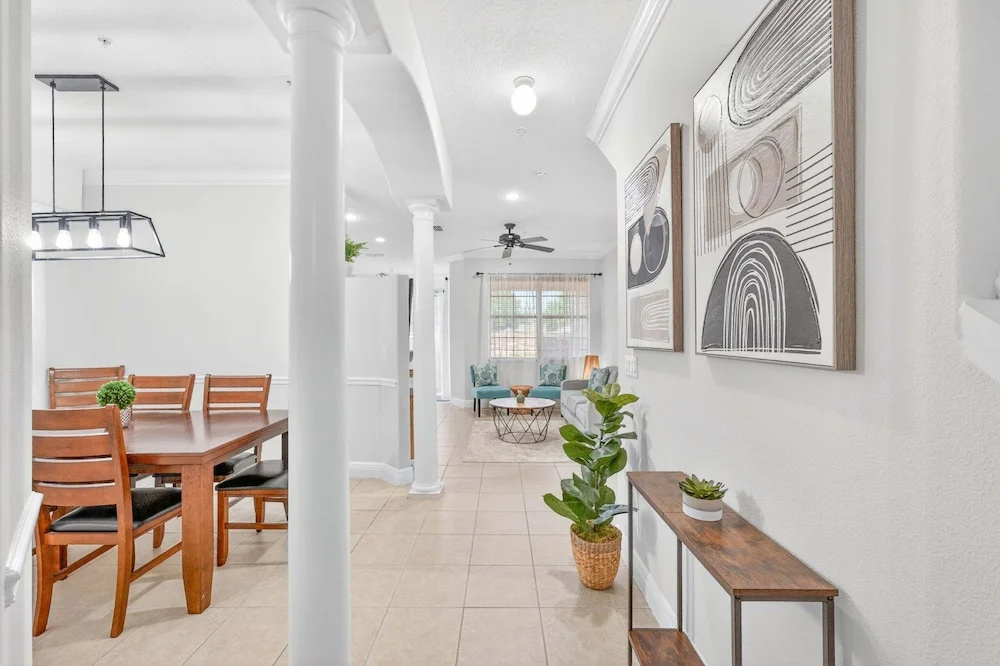 Cozy 3BR Townhome 5 Miles From Disney