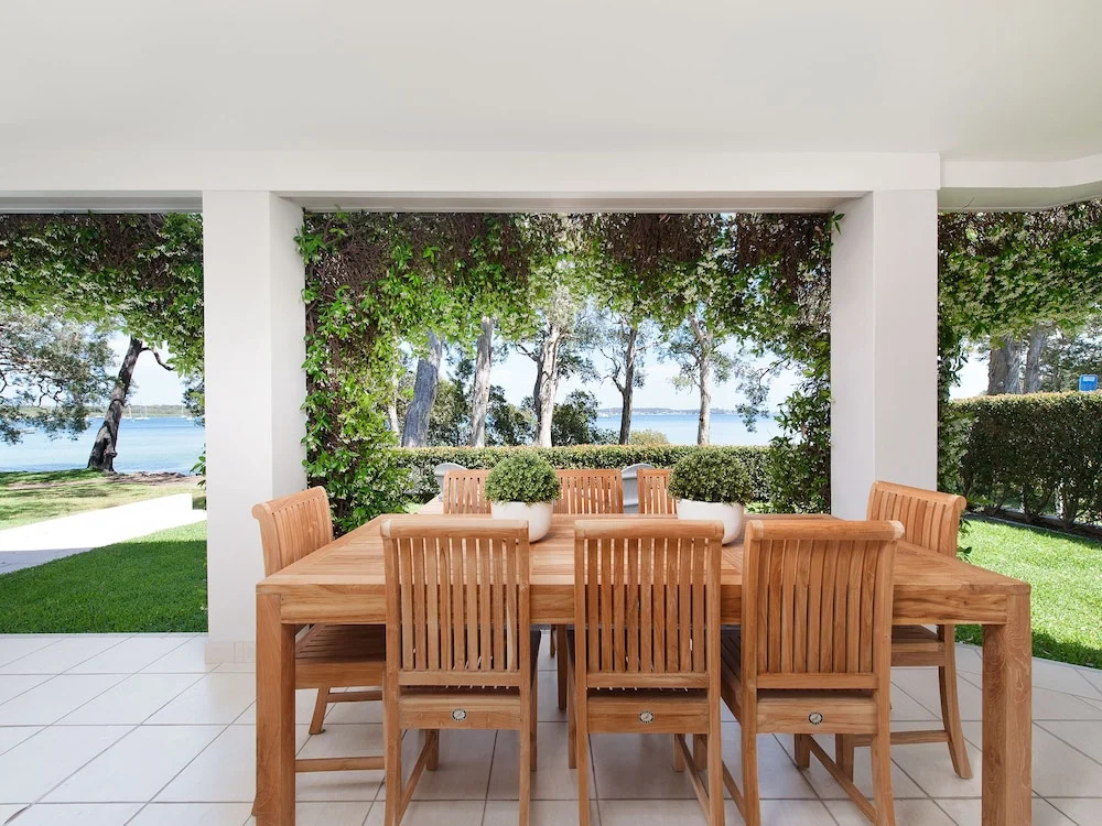 Waterfront Serenity - Luxury home with Grand Views