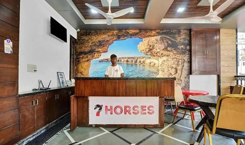 Fabhotel Homestay By 7
