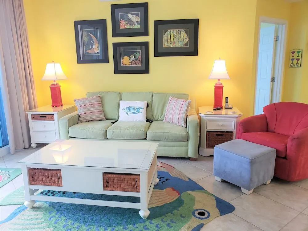 San Carlos 1604 - 3 Br Condo