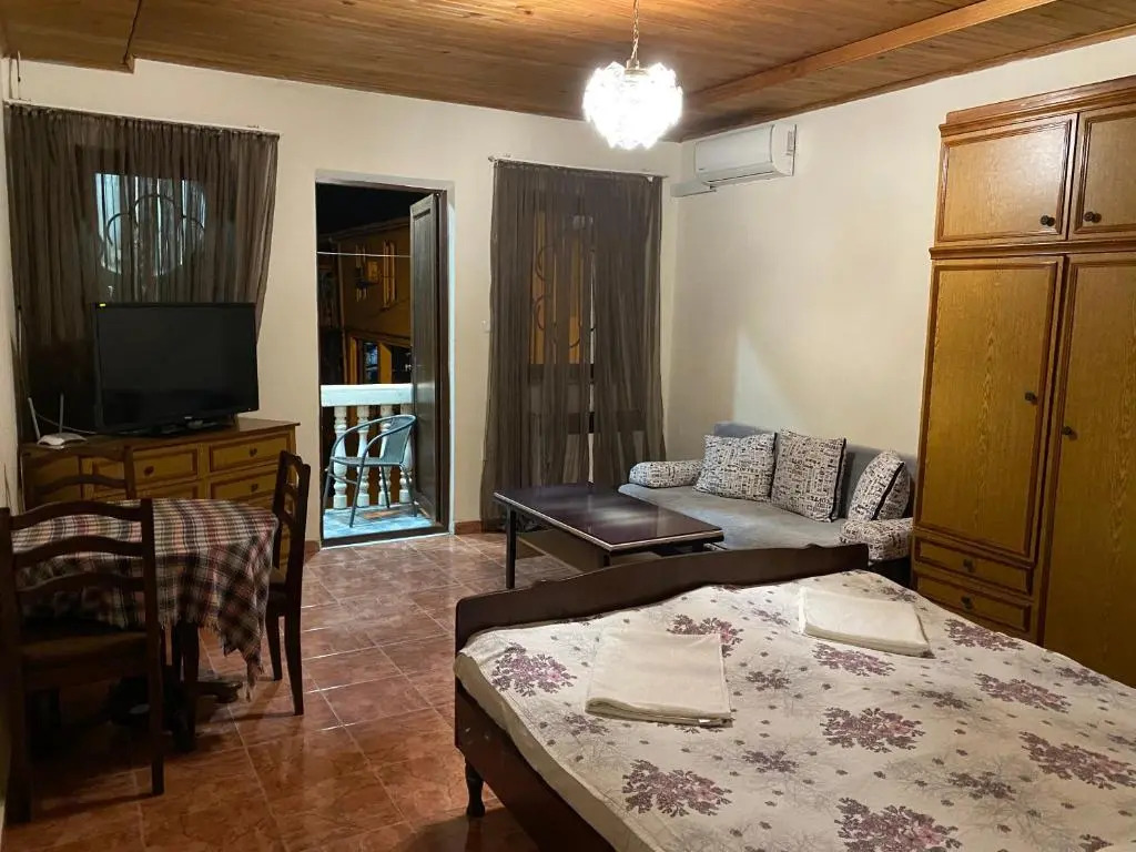 Iraklis Apartment