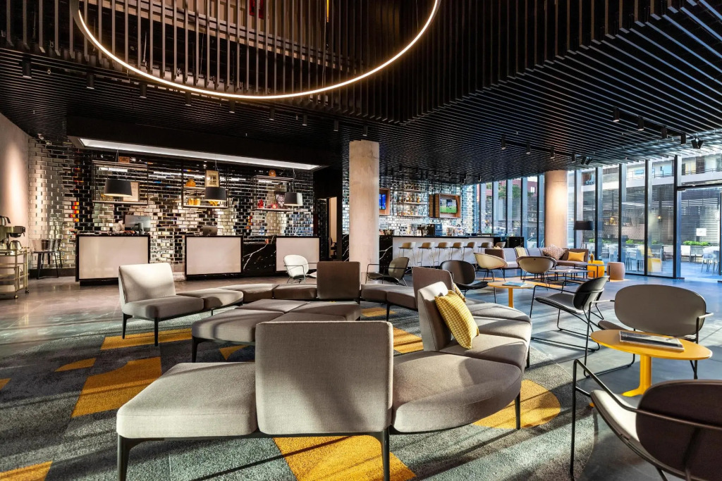 Ola Santiago Providencia, Tapestry Collection by Hilton