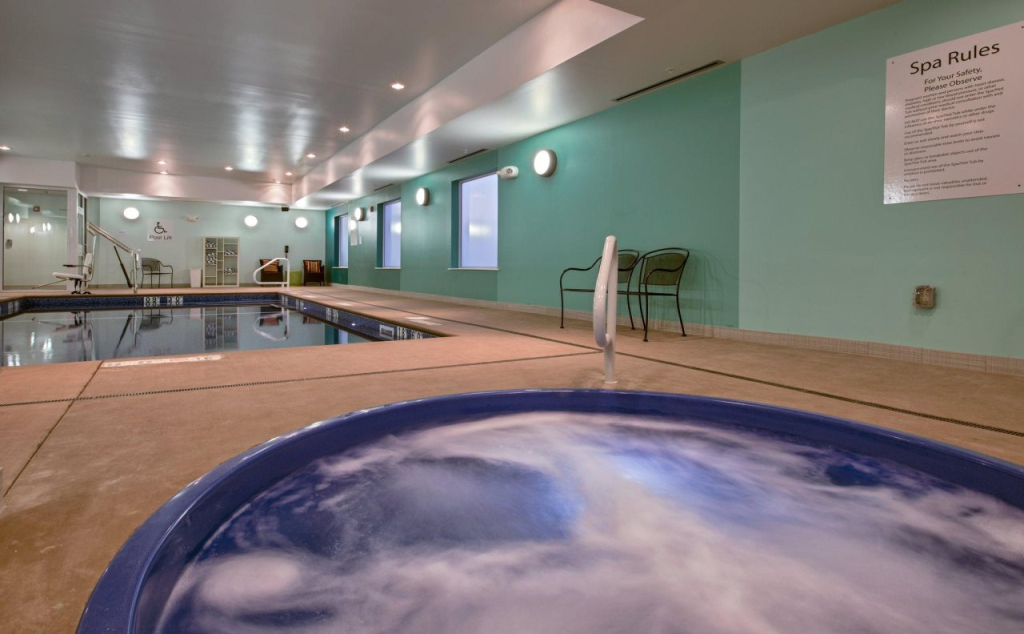 Holiday Inn Express Hotel & Suites, Carlisle-Harrisburg Area by IHG
