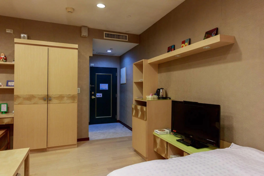 85 Traveler Holiday Service Apartment