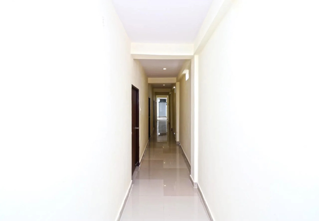 Anmol Plaza by OYO Rooms