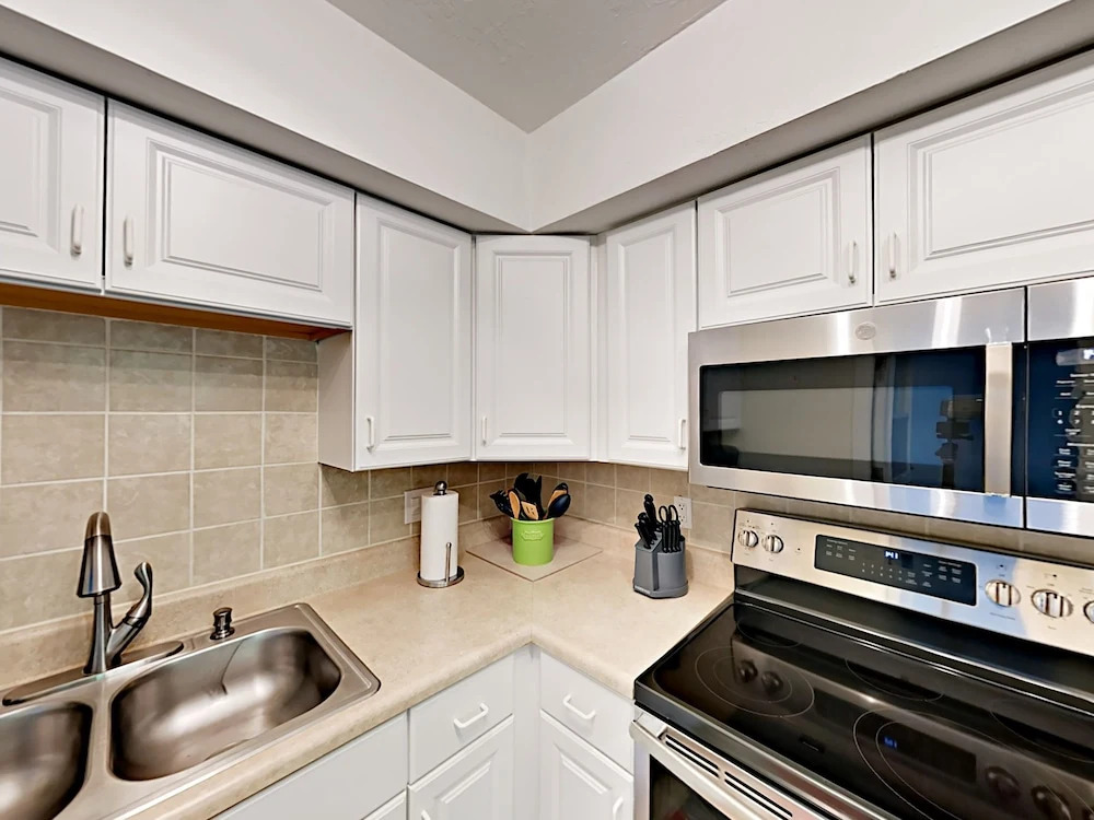 2123 Temple St Home 3 Bedrooms 2 Bathrooms Home
