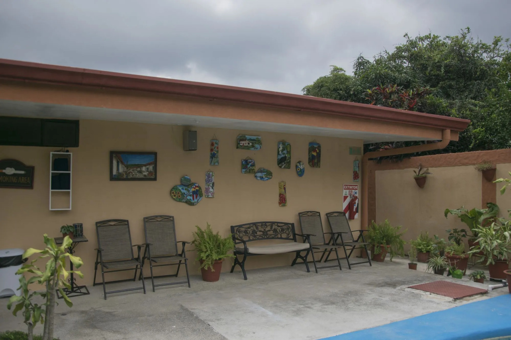 Berlor Airport Inn