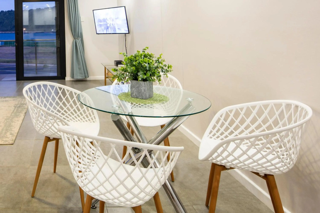 uSHAKA WATERFRONT - SPACIOUS SUBLIME STUNNER