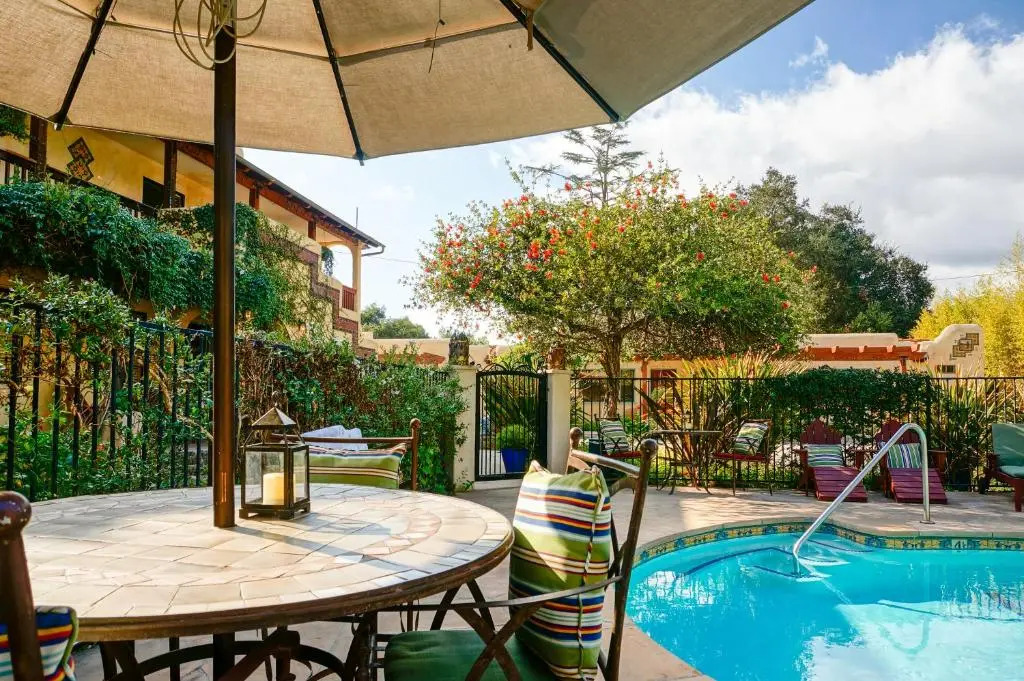 Blue Iguana Inn