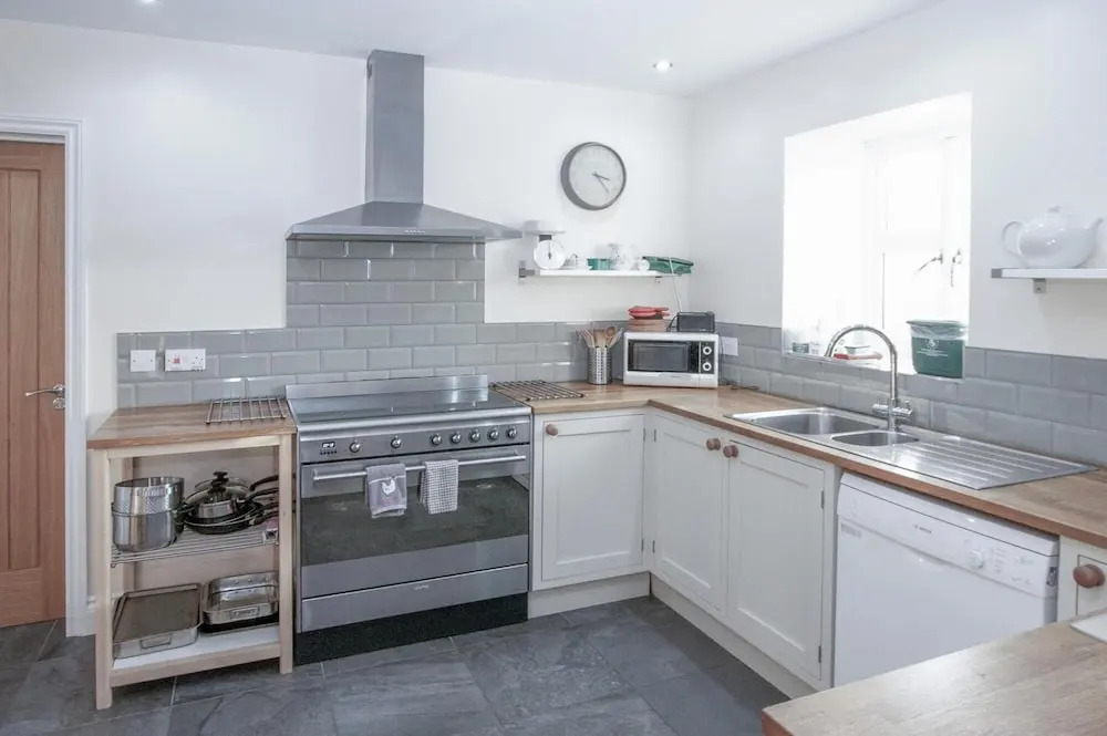 The Chaffhouse - 4 Bedroom - Llangenith