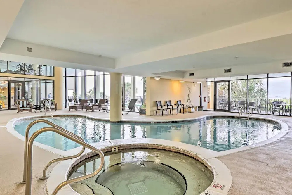Beachfront Dauphin Island Condo w/ 2 Pools & Sauna