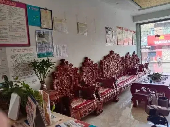 Yajing Theme Hotel